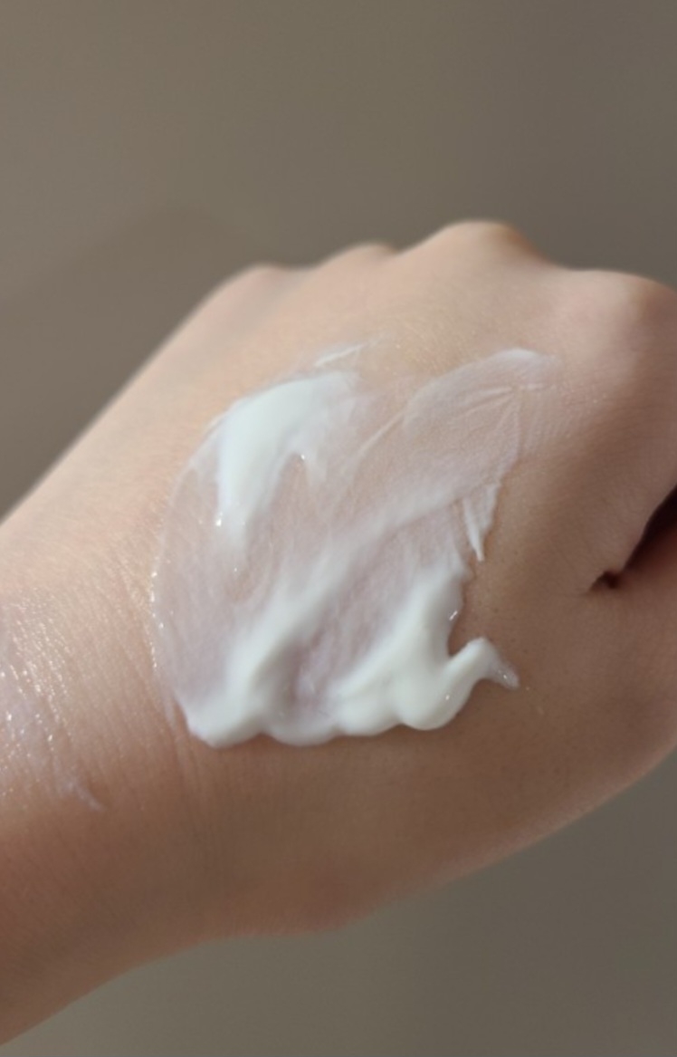 无香型水分防晒霜 [SPF50+/PA++++]的真实用户使用照片