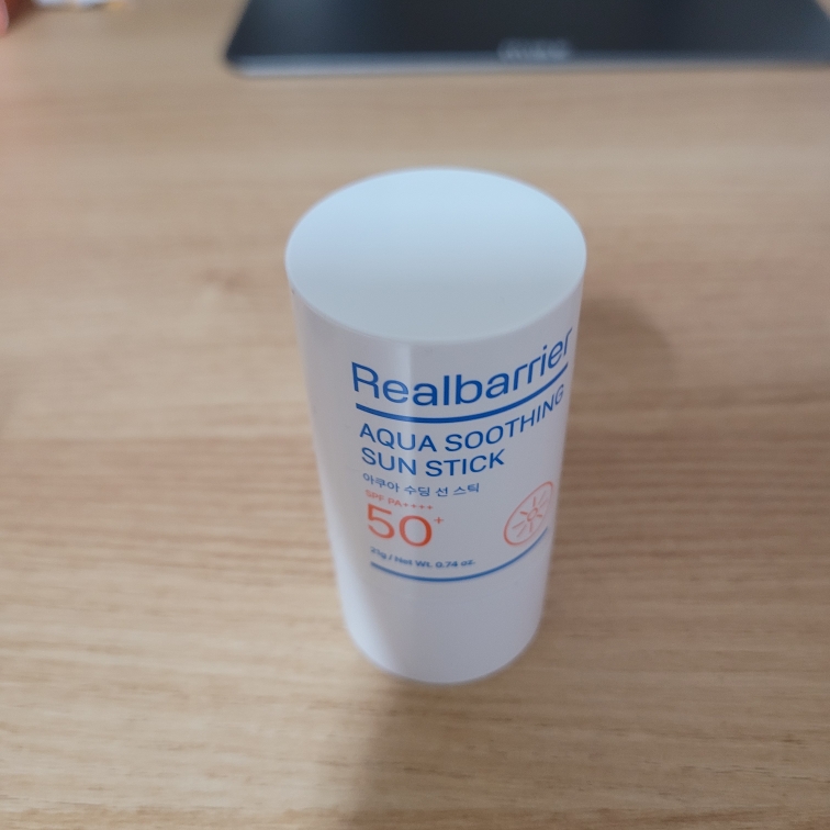 리얼베리어 (RealBarrier) 아쿠아 수딩 선 스틱 [SPF50+/PA++++] review image
