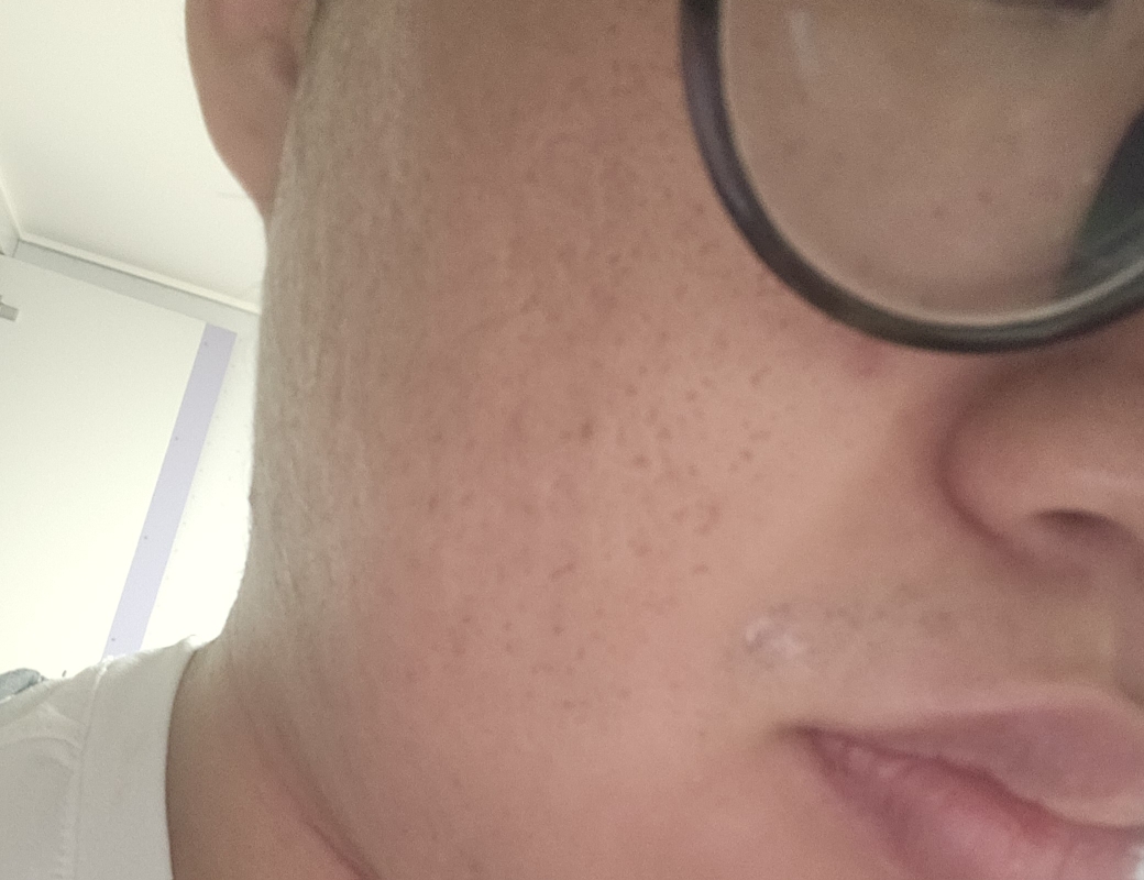 心形裂缝遮瑕气垫 [SPF50+/PA++++] [23号黄油米色]的真实用户使用照片