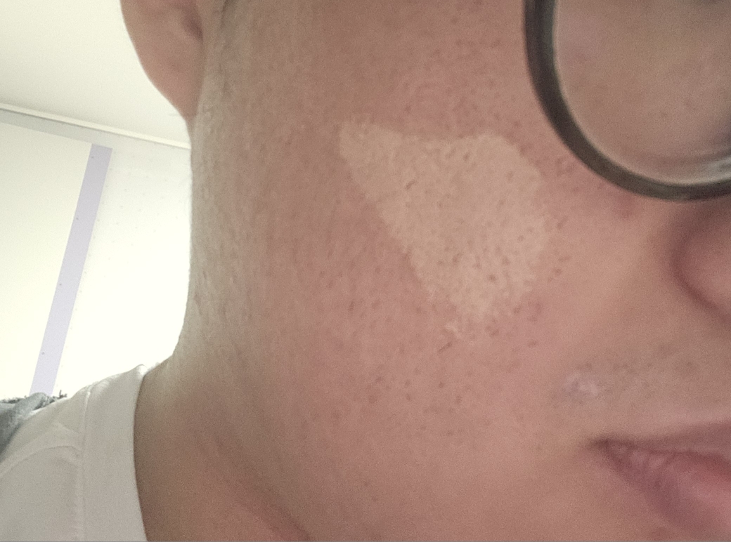 心形裂缝遮瑕气垫 [SPF50+/PA++++] [23号黄油米色]的真实用户使用照片