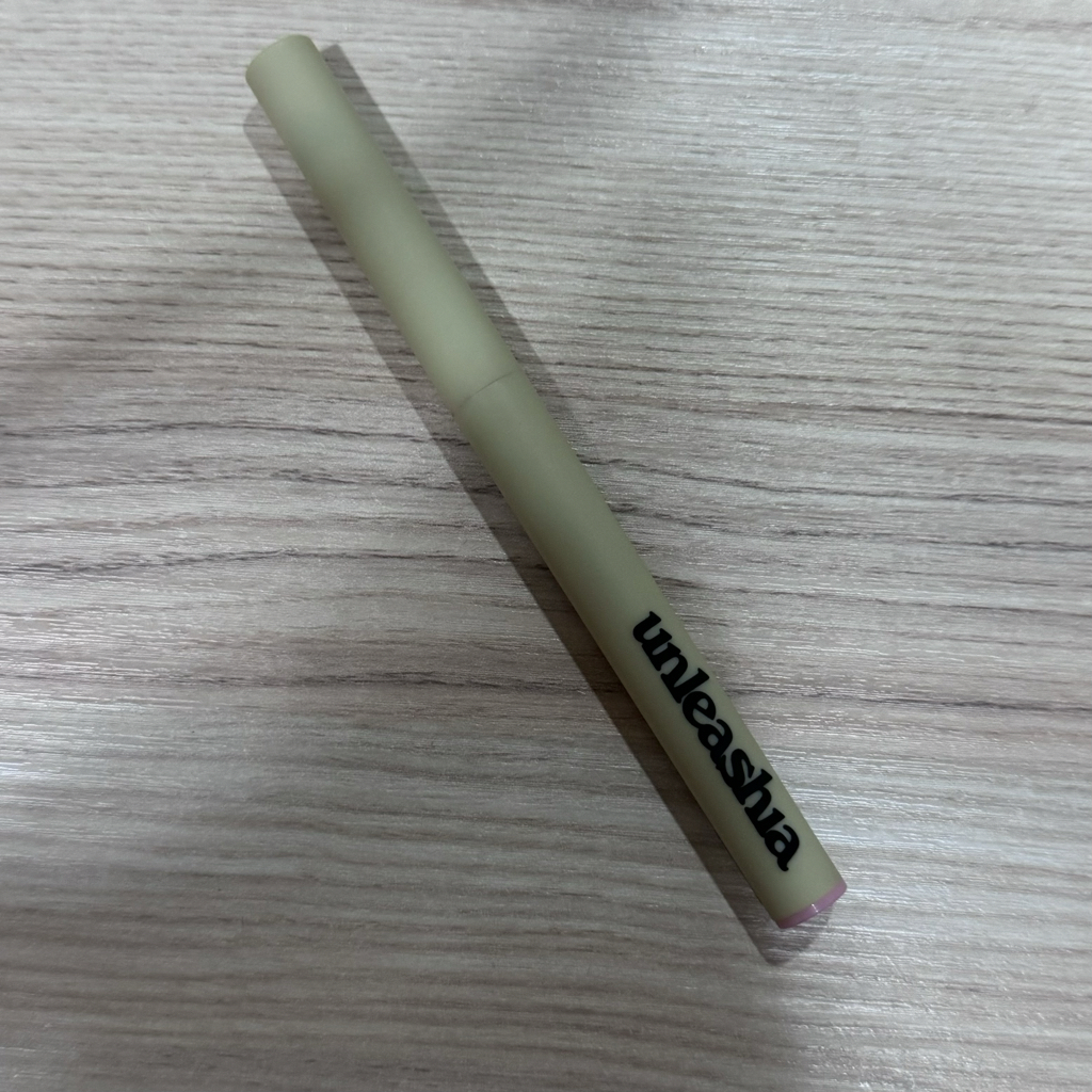 언리시아 (unleashia) 오! 해피데이 립펜슬 [No.1 벌스데이] review image