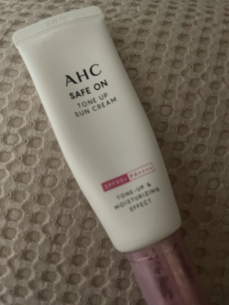 AHC (에이에이치씨) 세이프온 톤업 선크림 [SPF50+/PA++++] review image