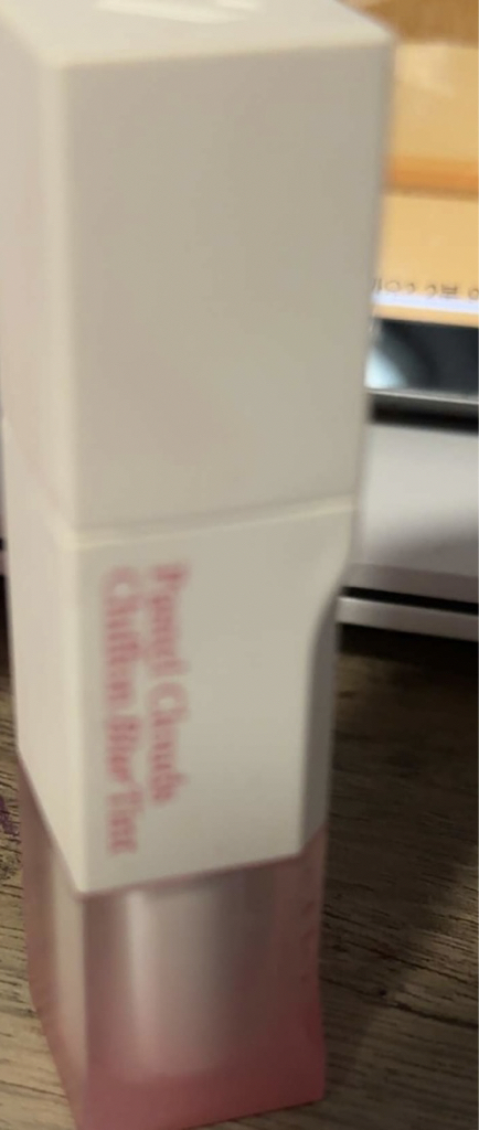 柔和云朵版雪纺柔焦晕染唇彩[9号南山桃粉]的真实用户使用照片