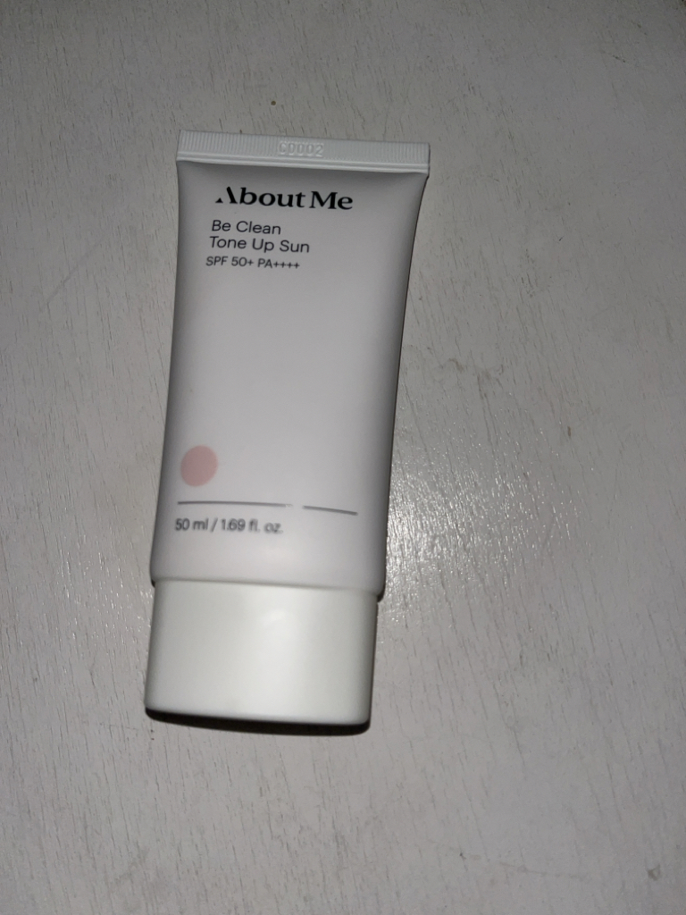 防晒霜 [SPF50+/PA++++] [提亮肤色]的真实用户使用照片