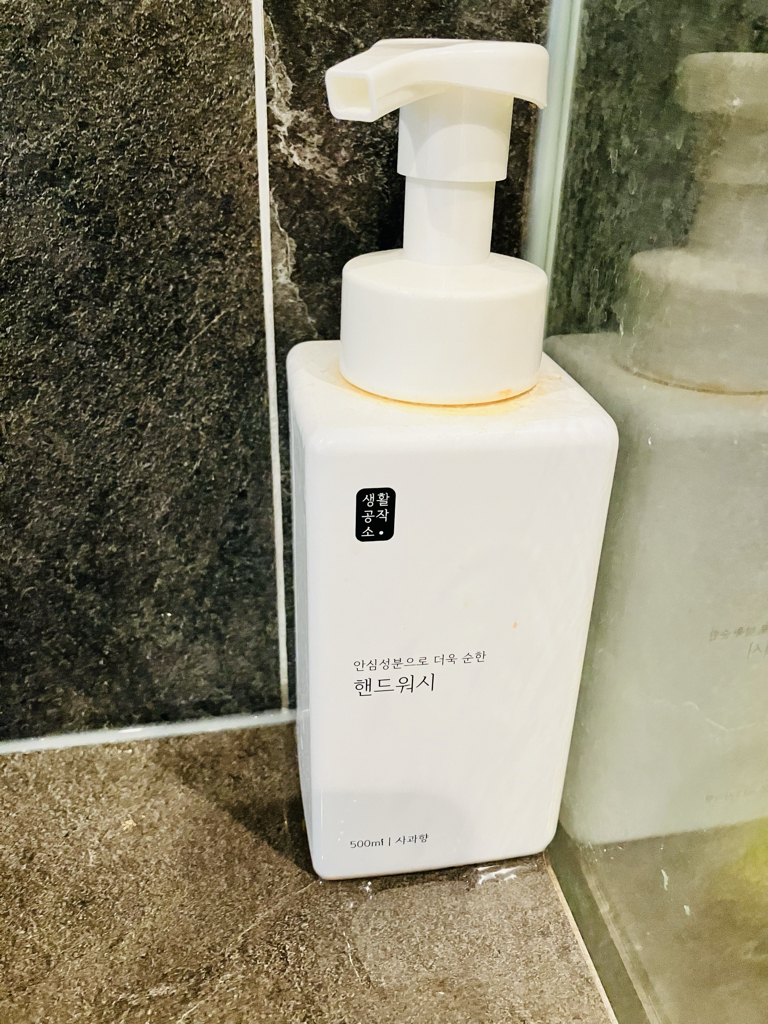 생활공작소 핸드 워시 [사과향] review image