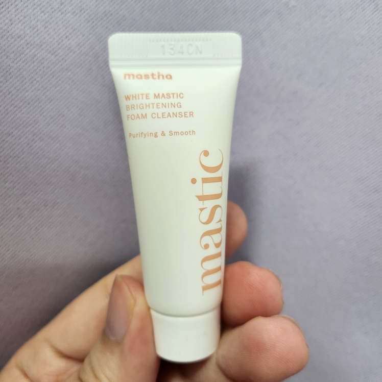 MASTINA White Mastic Brightening Foam Cleanser review image