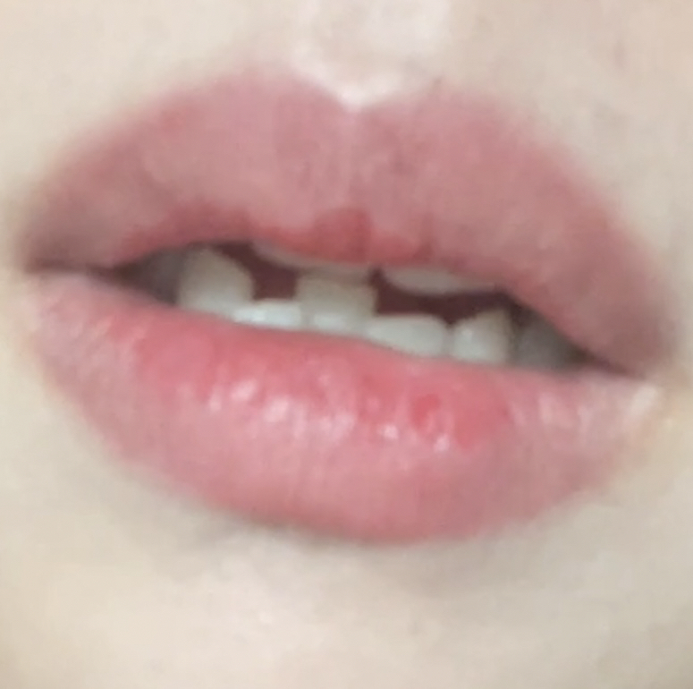 네츄럴샤인 (NaturalShine) 럭스 트리플 립큐어밤 글로시 [래빗로즈] review image