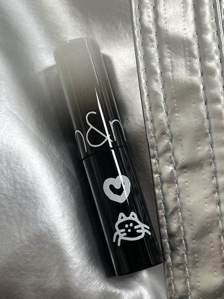 Real user review photo of Black Spectrum Edition Glasting Melting Balm [16 Kitten Peach]