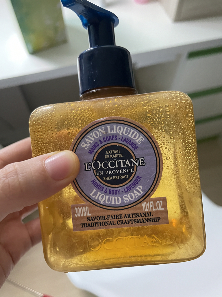 록시땅 (LOCCITANE) 시어 라벤더 핸드 앤 바디 리퀴드 솝 review image