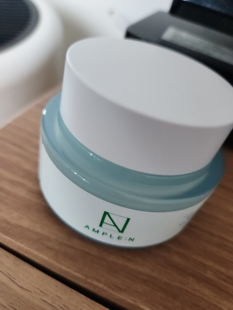 玻尿酸补水乳霜的真实用户使用照片