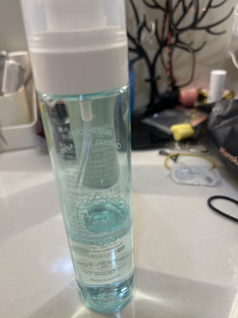 Real user review photo of Water Bomb Glacier Water Slightly Acidic Pore Mist