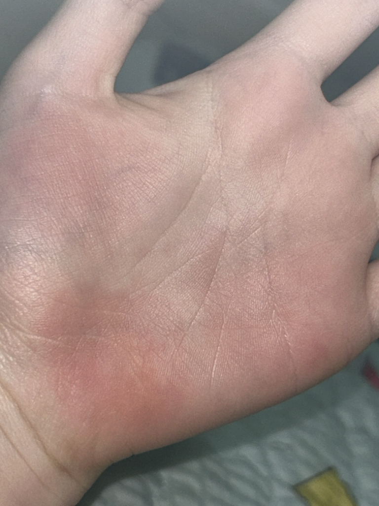 맥 (MAC) 글로우 플레이 텐더토크 립 밤 [인트로버트] review image