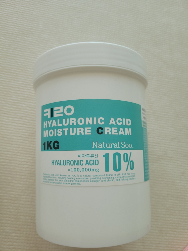 玻尿酸保湿霜的真实用户使用照片