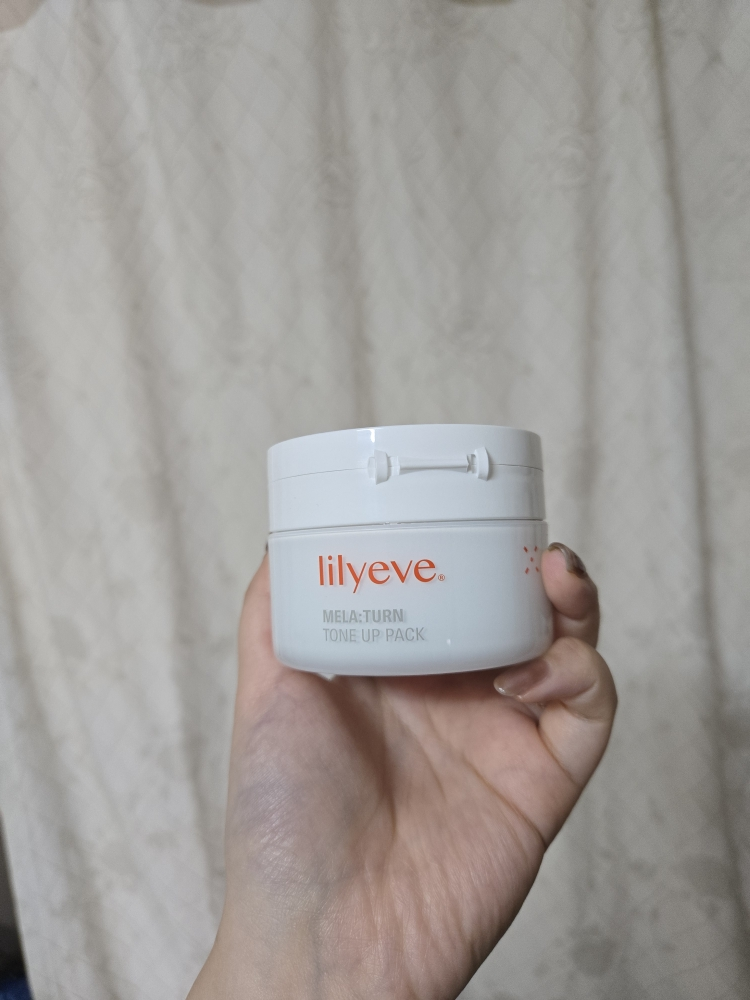 릴리이브 (lilyeve) 멜라턴 톤업 팩 review image