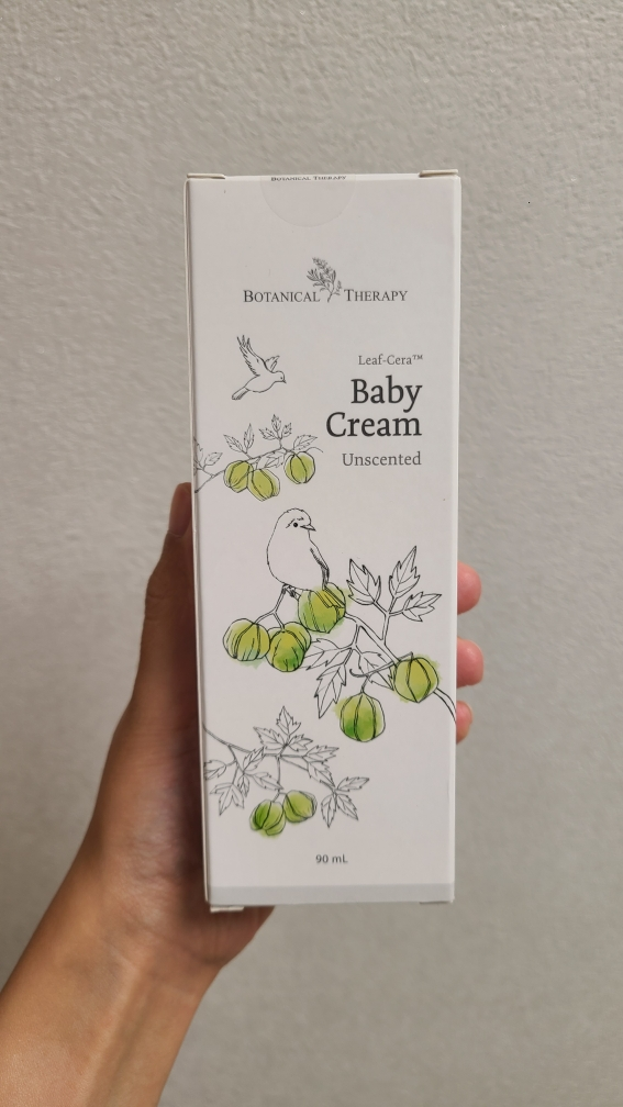 婴儿新生儿宝贝乳霜的真实用户使用照片