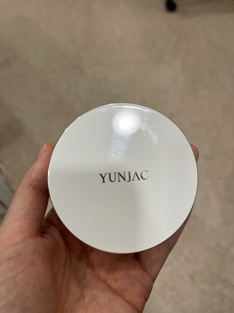 연작 (YUNJAC) 롱 웨어 포슬린 쿠션 파운데이션 [SPF50+/PA++++] [01 아이보리] review image