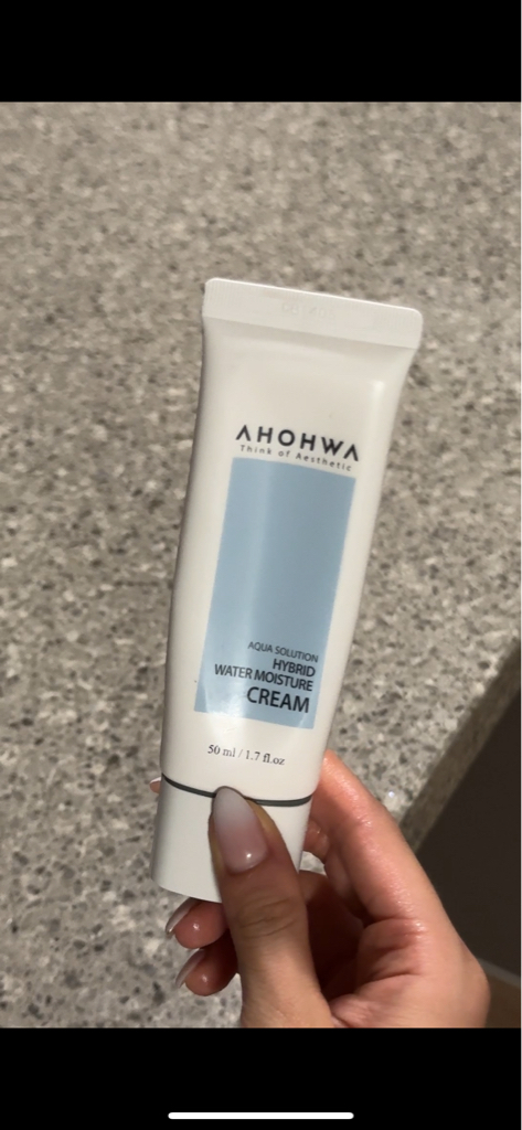 AHOHWA Hybrid Water Moisture Cream review image