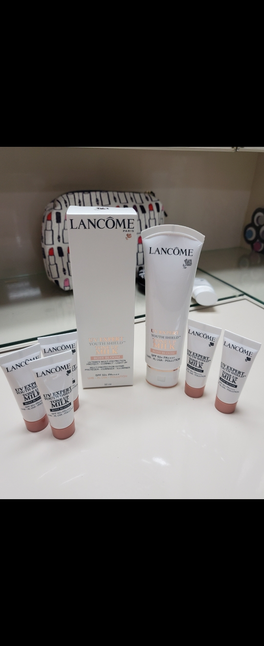 Real user review photo of UV EXPERT TONE UP [SPF50+/PA++++] [ROSY BLOOM]