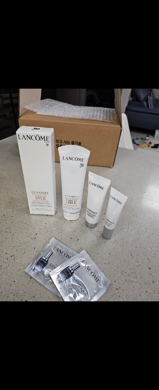 Real user review photo of UV EXPERT TONE UP [SPF50+/PA++++] [ROSY BLOOM]