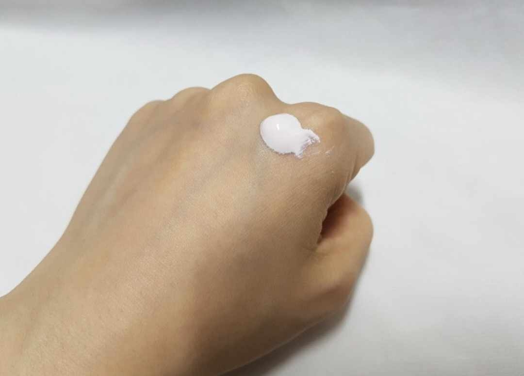 퓨어멜로우 (PUREMELLOW) 데일리 톤업 촉촉 선크림 [SPF50+/PA++++] review image