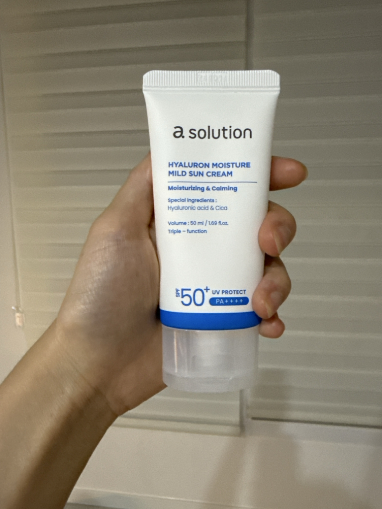 에이솔루션 (asolution) 히알루론 수분 마일드 선크림 [SPF50+/PA++++] review image