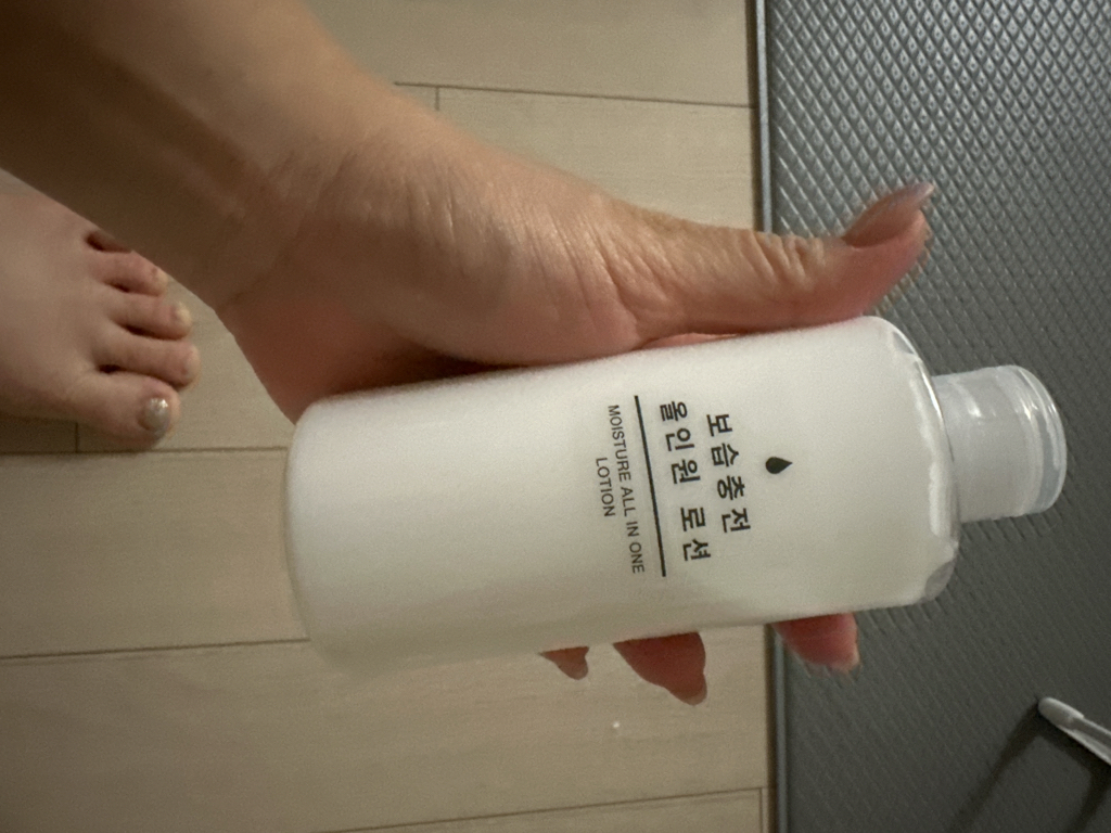 无人看管的货物 保湿充电一体乳液 common.review image