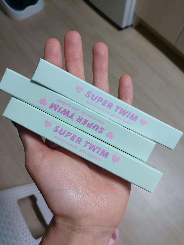 Merrymonde SUPER TWIM PEN EYELINER [01 VIVID BLACK] review image