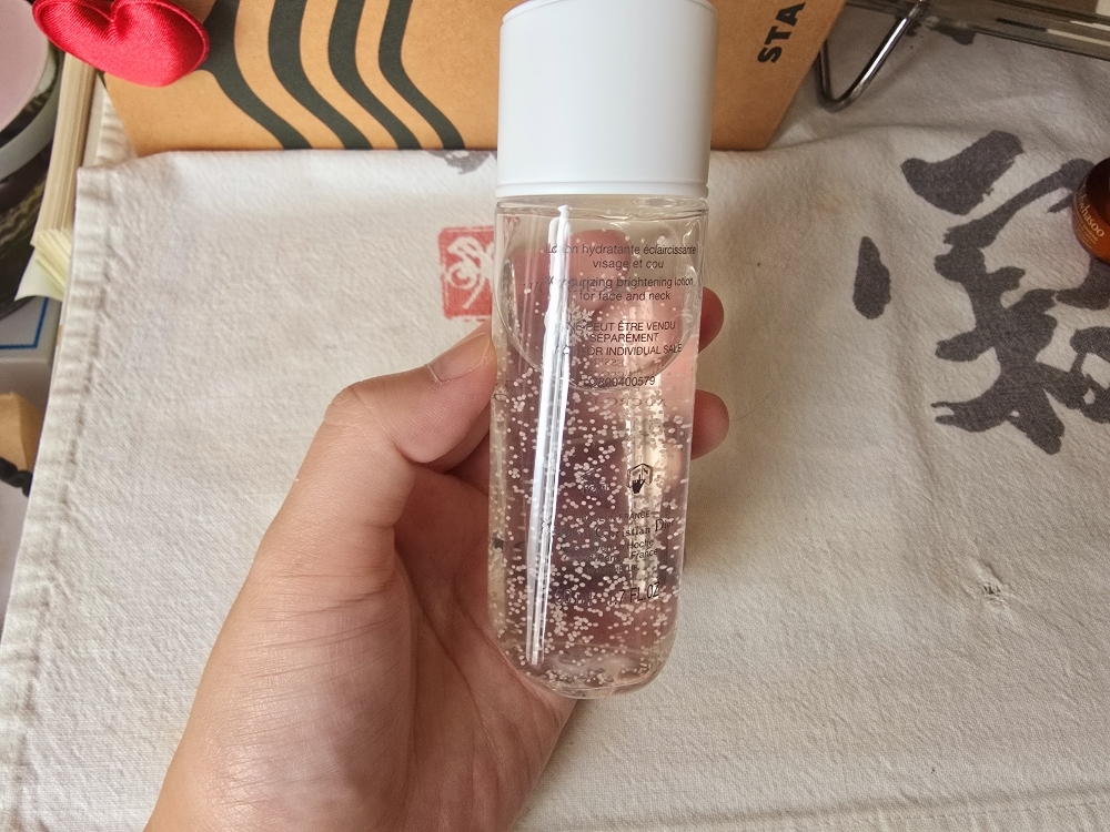 Dior Snow Essence of Light Micro-Infused Lotion review image