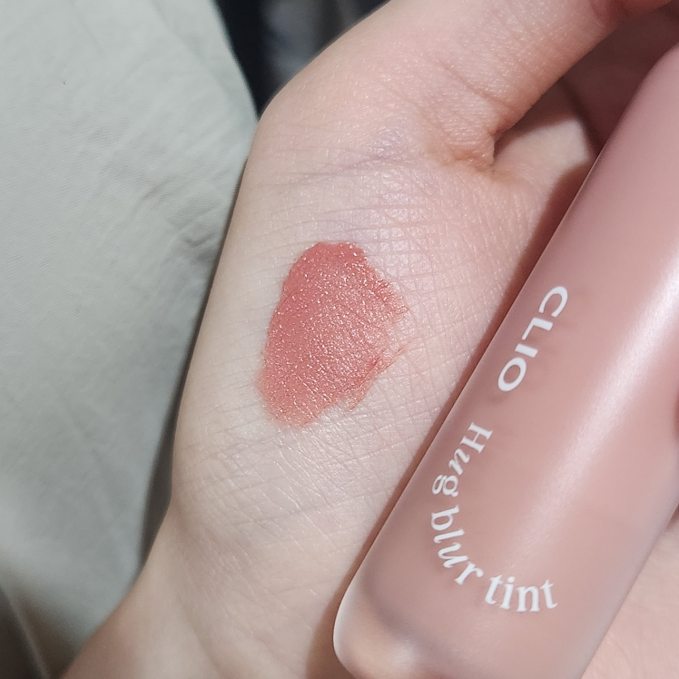 CLIO Hugblur Tint [002 Coral Pairing] review image