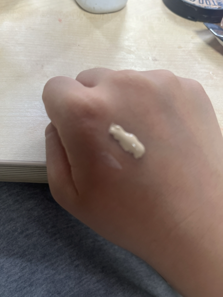 超级持久光泽粉底液 [N10 清新中性]的真实用户使用照片