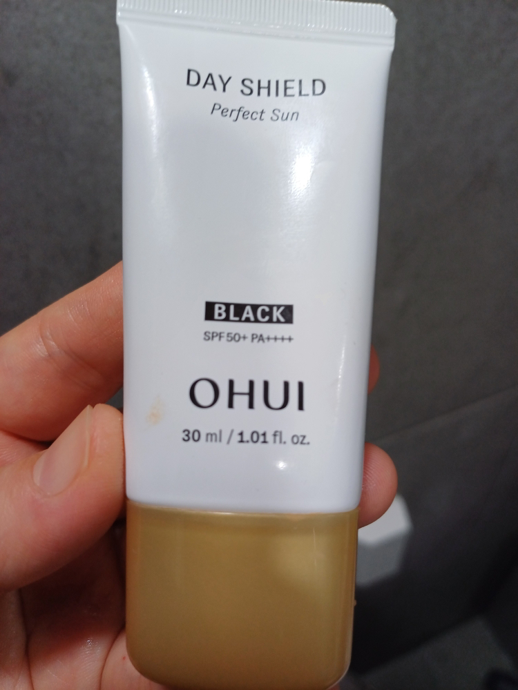 OHUI Day Shield Perfect Sun [SPF50+/PA++++] [Black] review image