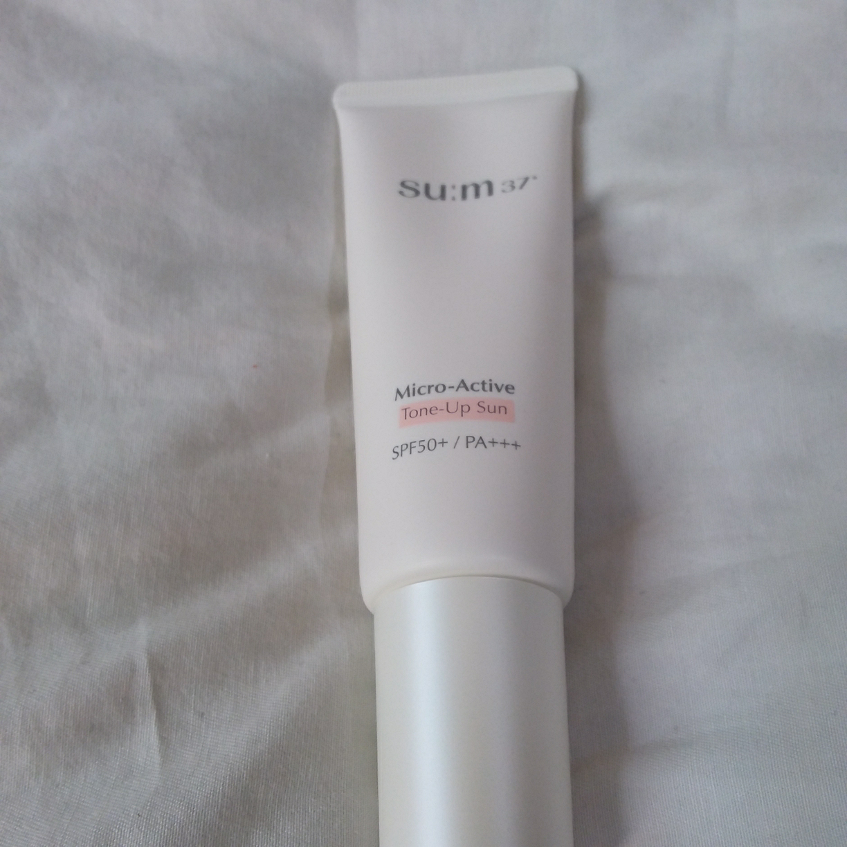 숨37도 (SUM37) 마이크로액티브 톤업 선 [SPF50+/PA+++] review image