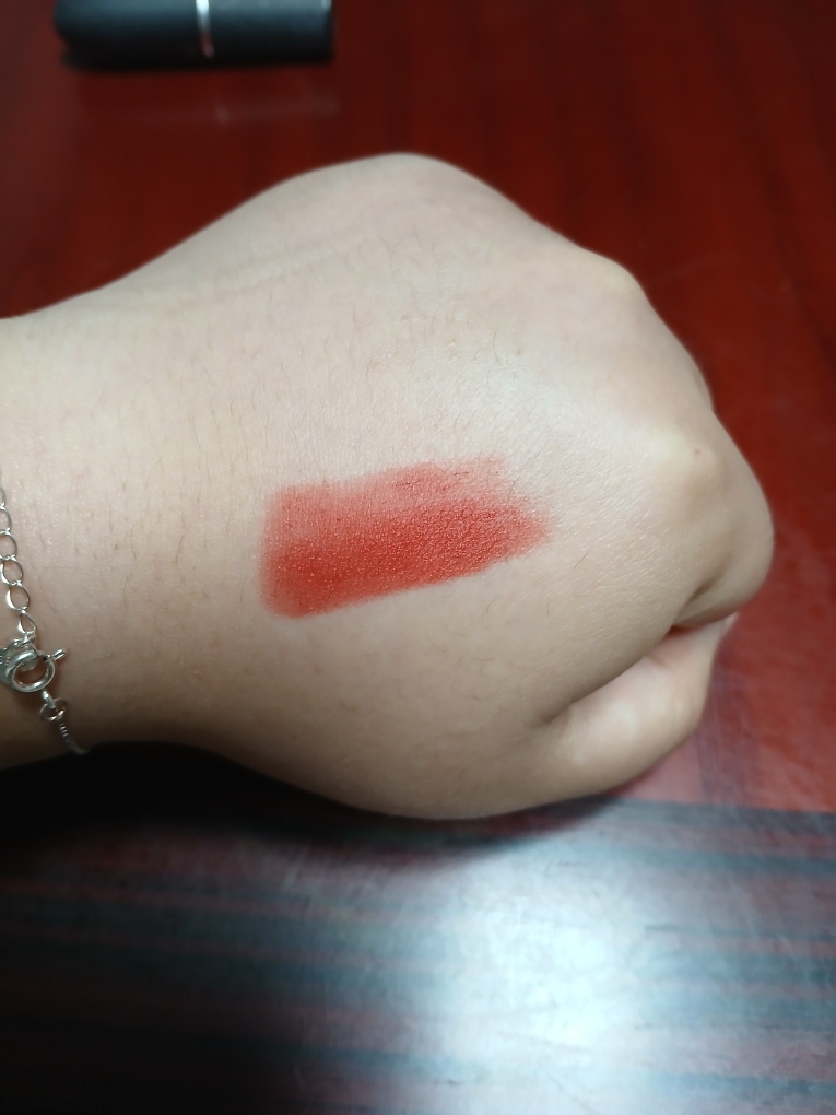 MAC 粉雾之吻唇膏[虔诚于辣椒] common.review image