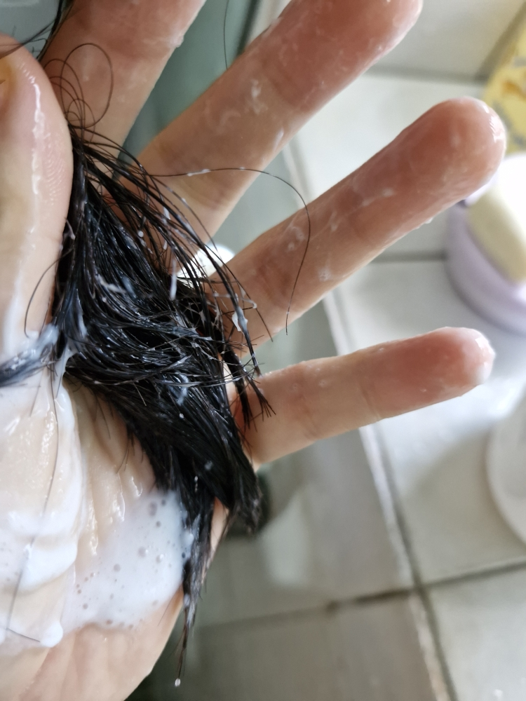 RGIII (알지쓰리) 레드진생 스칼프 헤어팩 review image