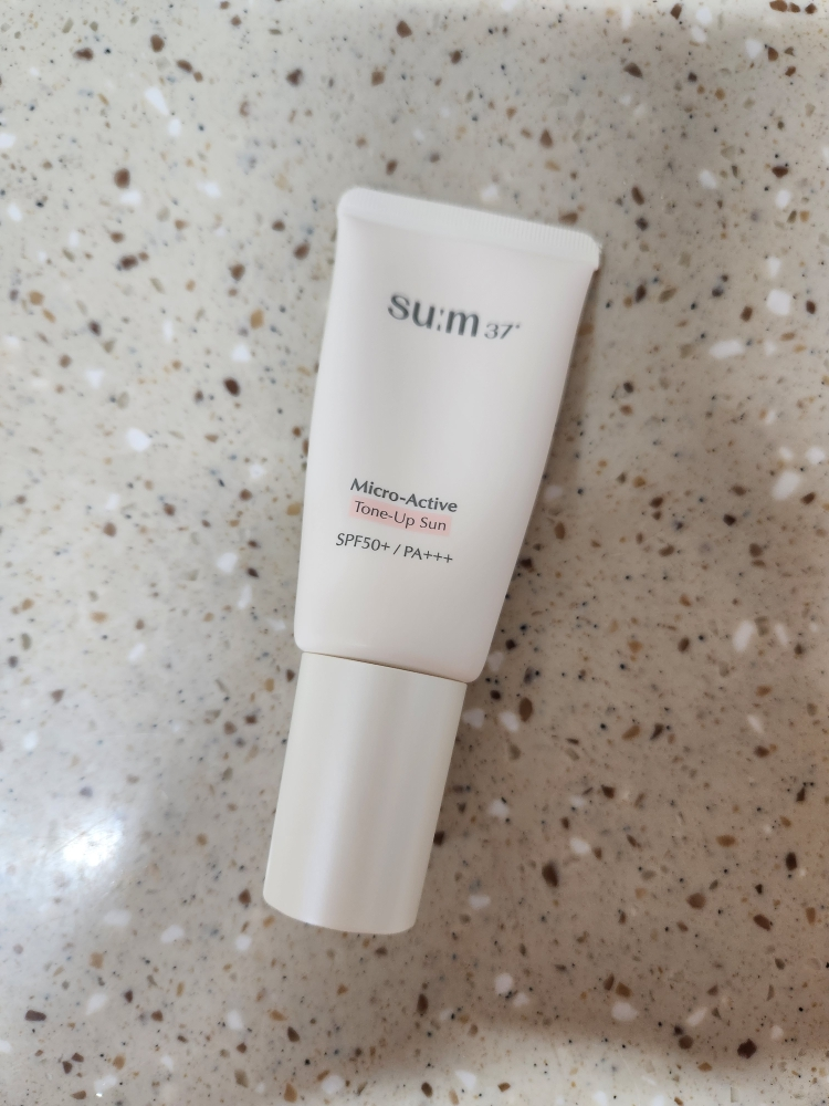 숨37도 (SUM37) 마이크로액티브 톤업 선 [SPF50+/PA+++] review image