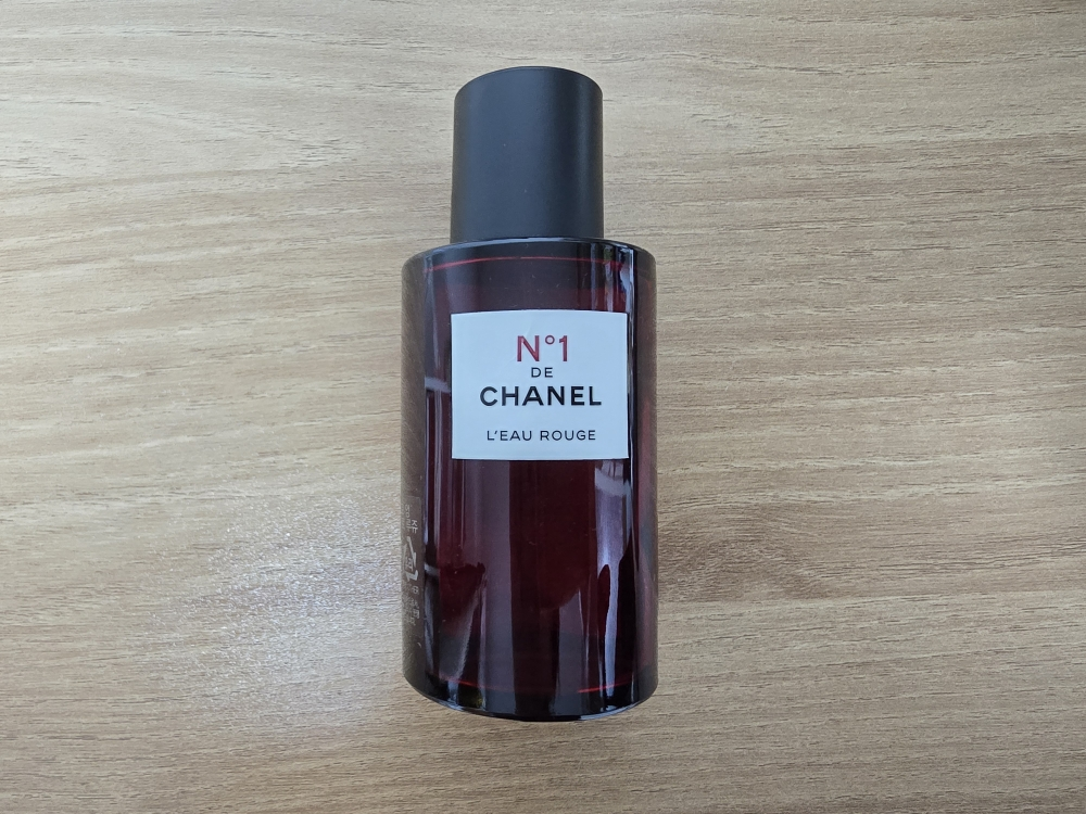 샤넬 (CHANEL) N°1 드 샤넬 레드 까멜리아 향수 review image