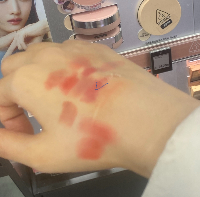 3CE (쓰리씨이) 소프트 매트 립스틱 [#헤이지로즈] review image