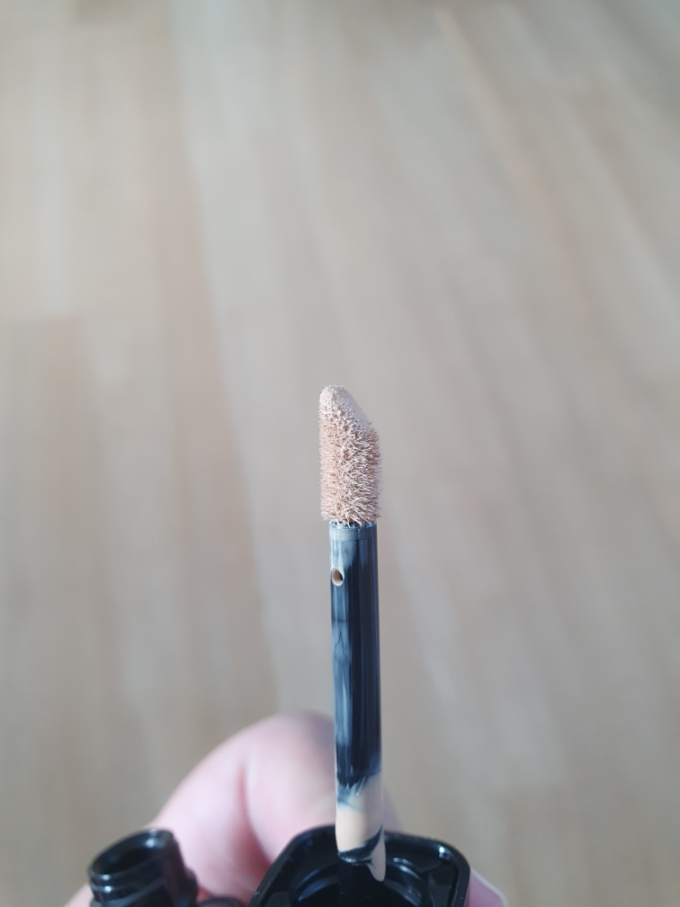 眨眼唇彩底霜 [01 浅米色]的真实用户使用照片