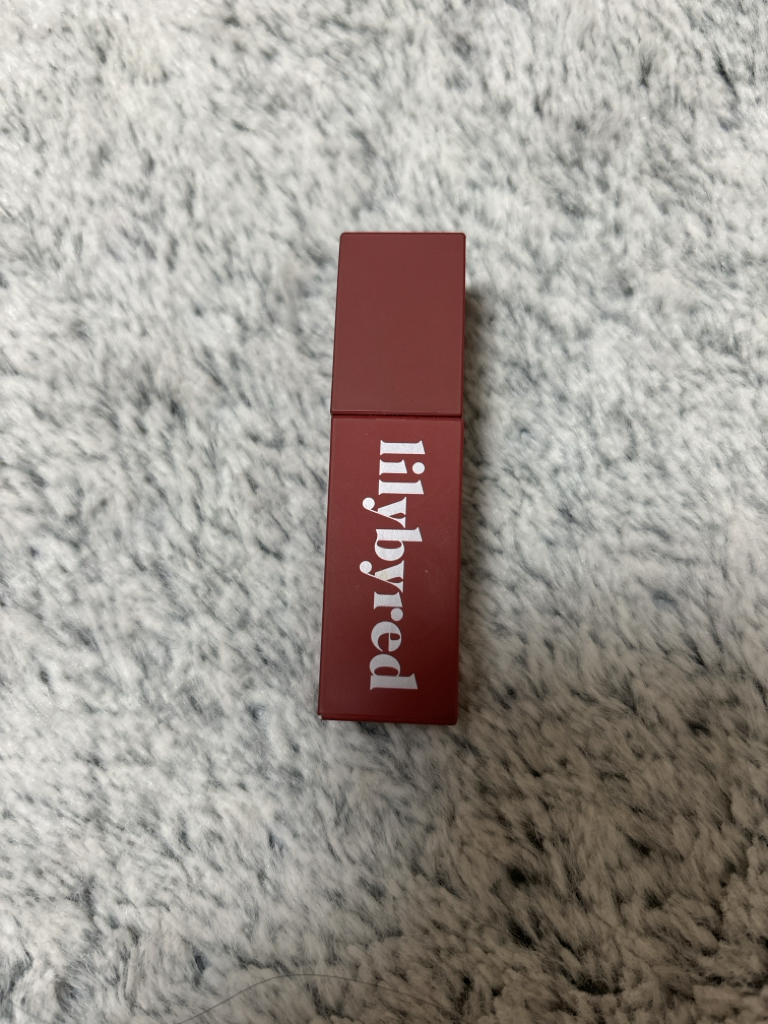 丽丽百乐 魅力唇釉 [6号 致命的石榴伪装] common.review image