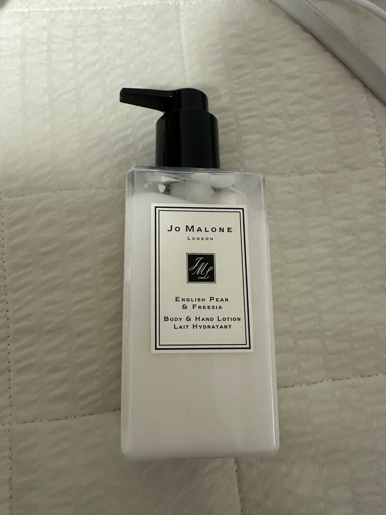 JOMALONE 身体和手部乳液 [英格利什梨和紫罗兰] common.review image