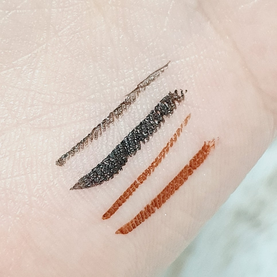 라라츄 (lalaChuu) 아트 브러쉬 아이라이너 [잉크블랙] review image