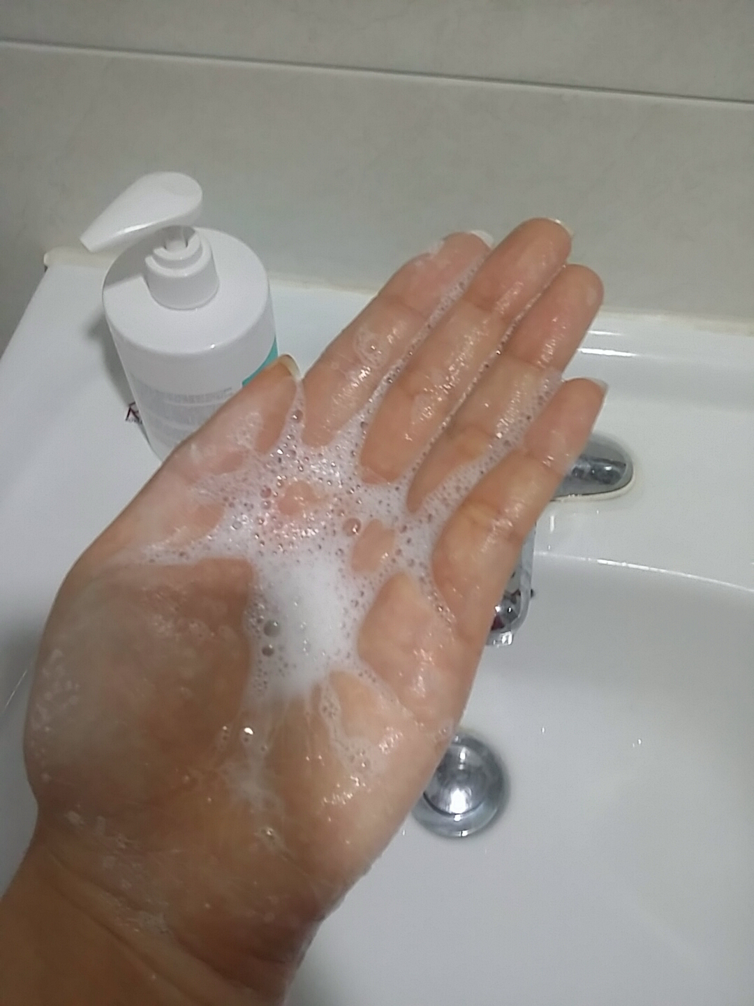 亮白米水酵素洁面乳的真实用户使用照片