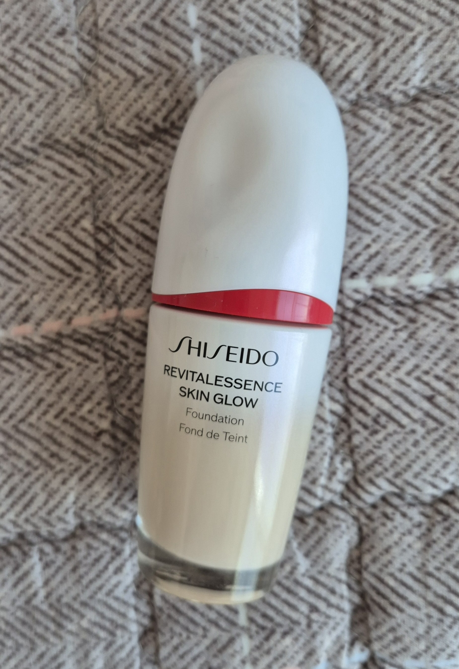 시세이도 (SHISEIDO) 리바이탈에센스 스킨 글로우 파운데이션 [SPF30/PA+++] [160] review image