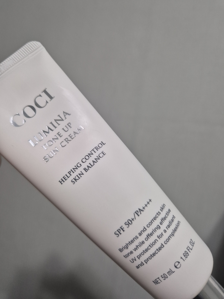 코씨 (COCI) 루미나 톤업 선크림 [SPF50+/PA++++] review image