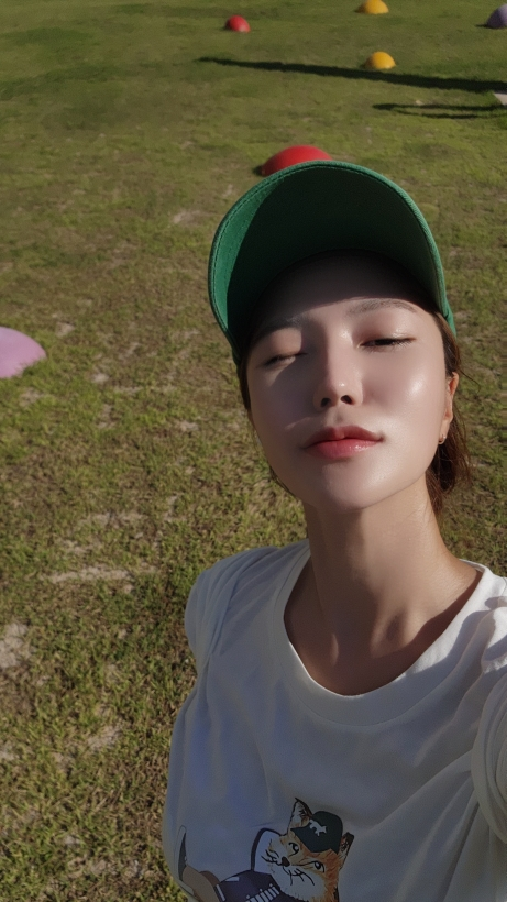 에이지투웨니스 (AGE20's) 글래스 스킨 에센스 팩트 [SPF50+/PA++++] [23호] [퍼펙트] review image