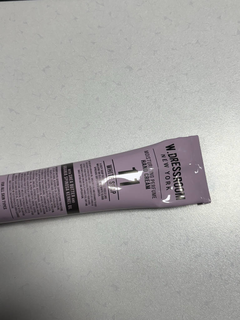 香水护手霜 [No.11 白皂]的真实用户使用照片