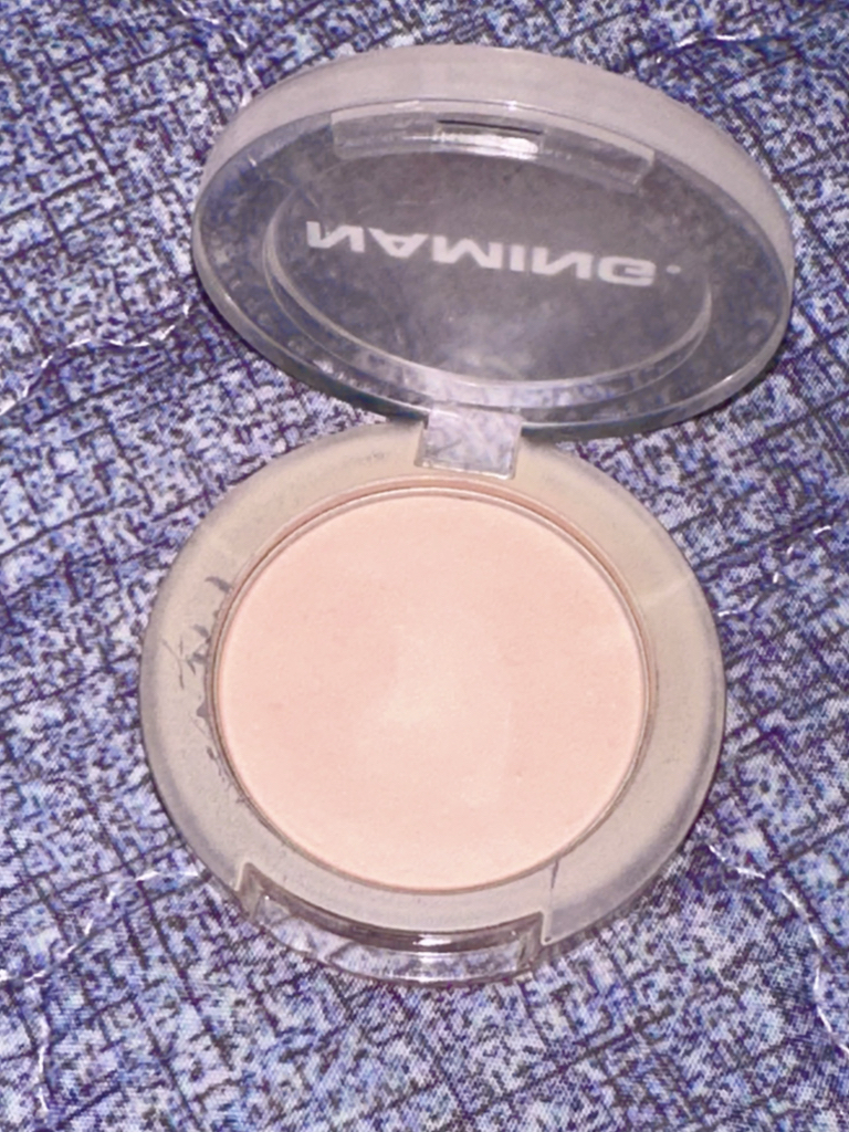 蓬松粉状腮红 [腼腆]的真实用户使用照片