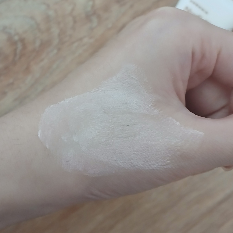한스킨 (Hanskin) 누디씬 톤업 선크림 [SPF50+/PA++++] review image