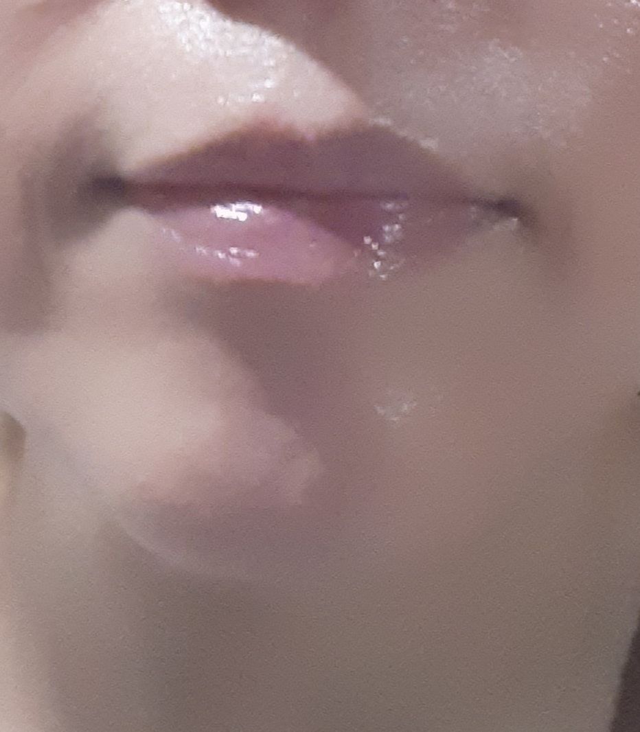 Real user review photo of HYDRATING NIGHT LIP MASK