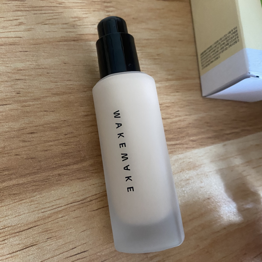 wakemake Black Hush Edition Water Velvet Cover Foundation [SPF30/PA+++] [No.21 Vanilla] review image